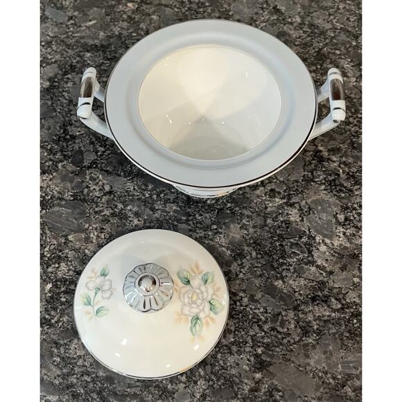 Vintage Sheraton Lidded Sugar Bowl ONLY
Harmony House Fine China Sears #3250 - Picture 4 of 8